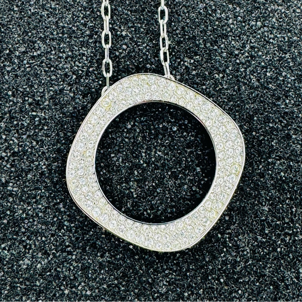 Swarovski pendant necklace. Excellent preowned condition.